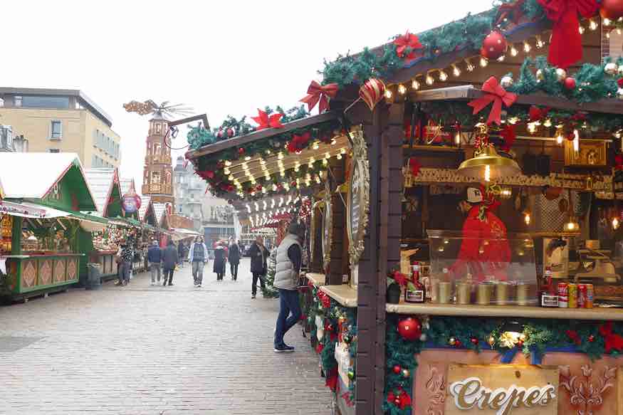 Marché de Noël pendant un jeu de piste.